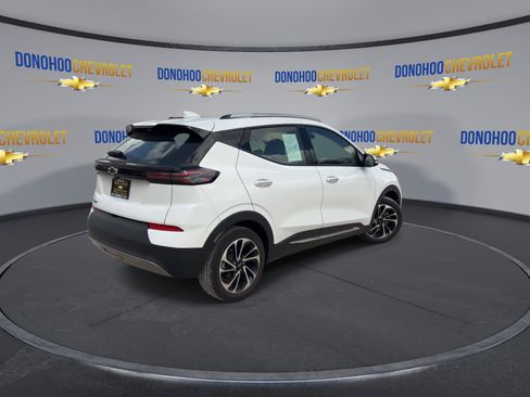 Used 2022 Chevrolet Bolt EUV Premier FWD image 11
