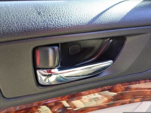 Used 2012 Subaru Outback 2.5i Limited w/ Moonroof Pkg image 13