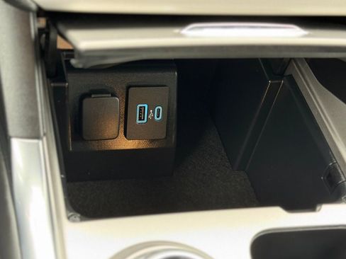 Used 2022 Ford Explorer XLT w/ Equipment Group 202A image 20