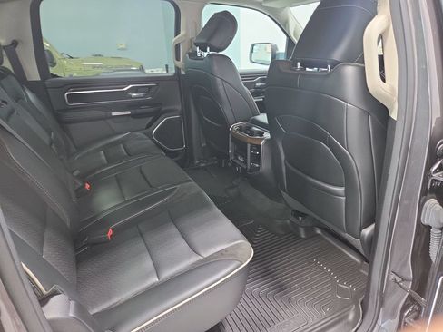 Used 2022 RAM 1500 Laramie AWD/4WD image 14