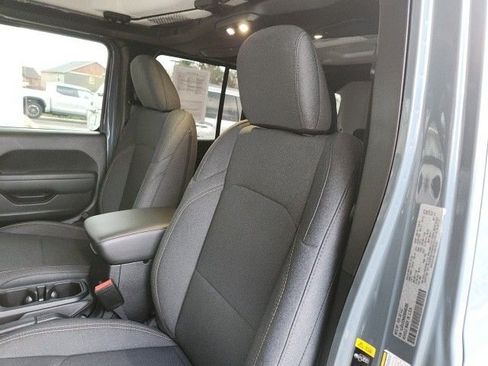 Used 2025 Jeep Wrangler Sport image 11