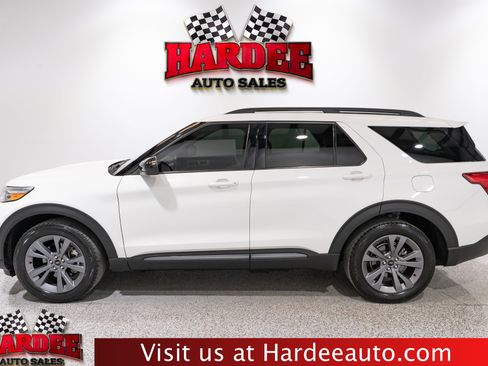 Used 2022 Ford Explorer XLT w/ Equipment Group 202A RWD image 1