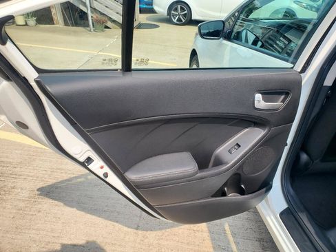 Used 2017 Kia Forte LX FWD image 13