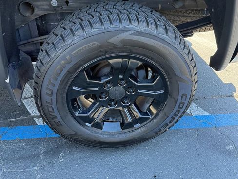 Used 2018 GMC Sierra 1500 SLT w/ All Terrain X Package AWD/4WD image 14