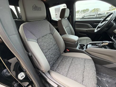 Used 2024 Chevrolet Colorado ZR2 w/ ZR2 Bison Edition image 18