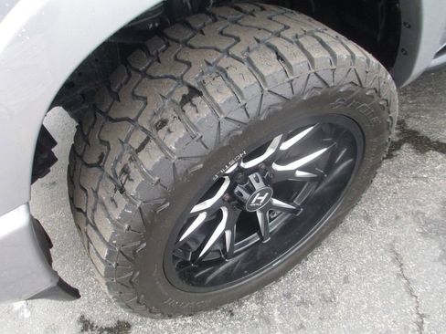 Used 2022 RAM 1500 Laramie AWD/4WD image 13