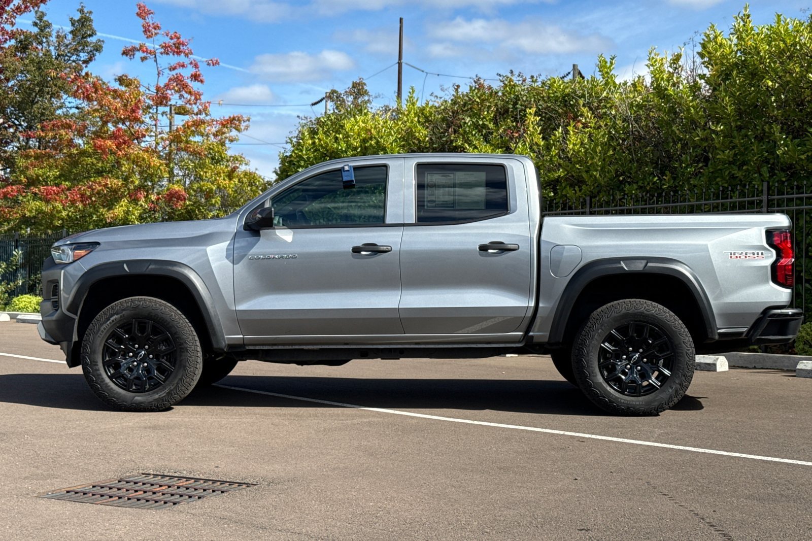 Used 2025 Chevrolet Colorado Trail Boss AWD/4WD image 7