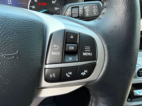 Used 2023 Ford Explorer XLT w/ Equipment Group 202A AWD/4WD image 22