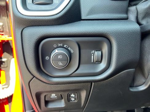 Used 2021 RAM 1500 Big Horn AWD/4WD image 10