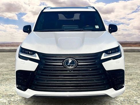 Used 2023 Lexus LX 600 4WD w/ Premium Package image 2