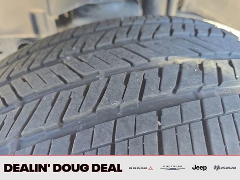 Used 2025 Jeep Wrangler Sahara image 28