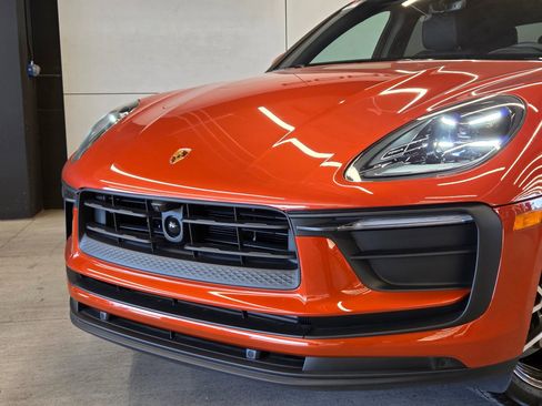 Certified 2025 Porsche Macan image 24