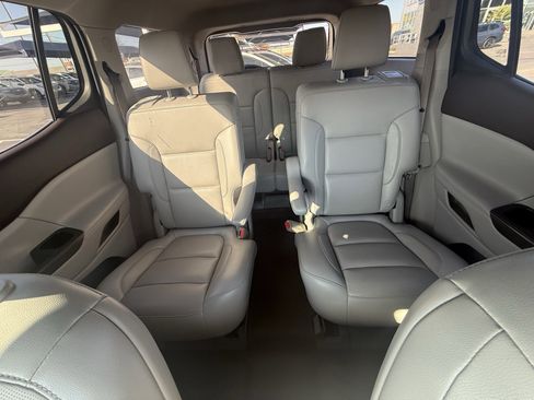 Used 2019 GMC Acadia SLT image 19