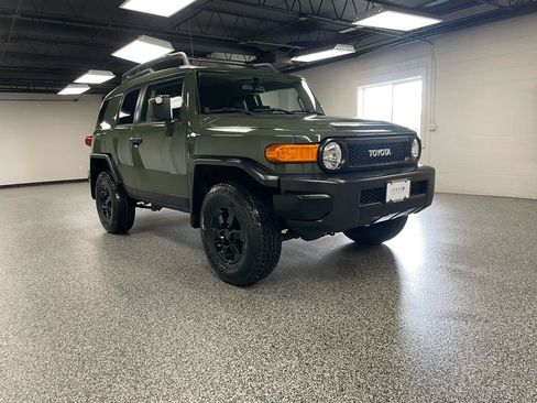Used 2011 Toyota FJ Cruiser 4WD w/ Trail Teams Special Edition image 5