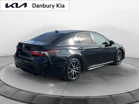 Used 2022 Toyota Camry SE image 6