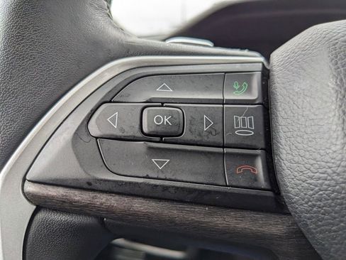 Used 2022 Jeep Grand Cherokee Limited image 27