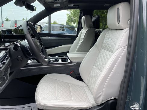 Used 2025 Cadillac Escalade V w/ LPO, Floor Liner Package AWD/4WD image 16