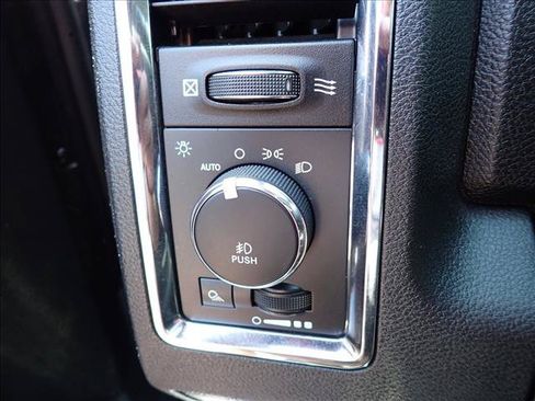 Used 2015 RAM 1500 Laramie w/ Convenience Group AWD/4WD image 16
