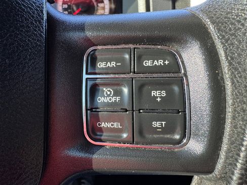 Used 2019 RAM 1500 Classic SLT image 12