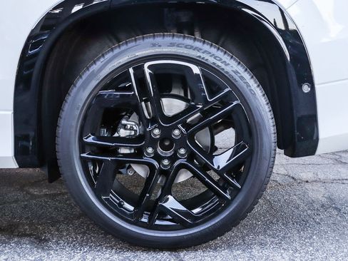 New 2026 Volkswagen Tiguan SE R-Line image 10