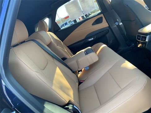 Used 2023 Lexus RX 350h image 12