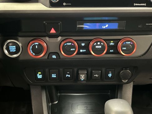 Used 2023 Toyota Tacoma TRD Sport w/ Technology Package image 19