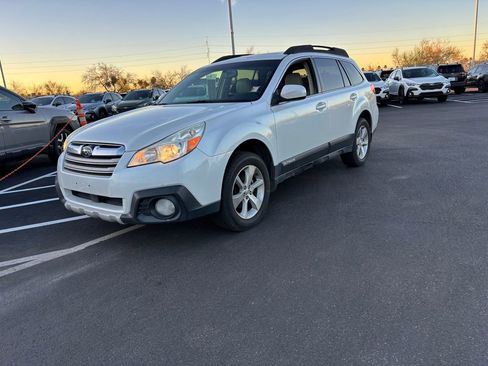 Used 2013 Subaru Outback 2.5i Limited image 3
