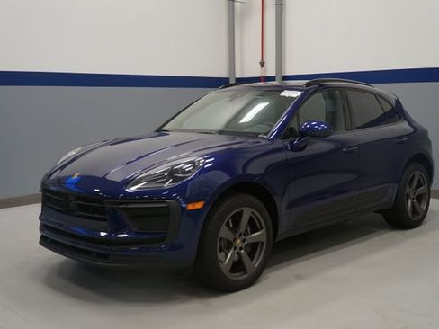 Certified 2026 Porsche Macan AWD/4WD image 1