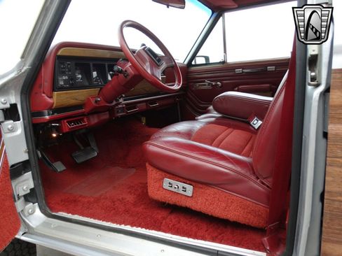 Used 1986 Jeep Grand Wagoneer image 21