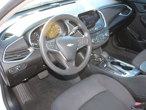 Used 2024 Chevrolet Malibu LT image 14