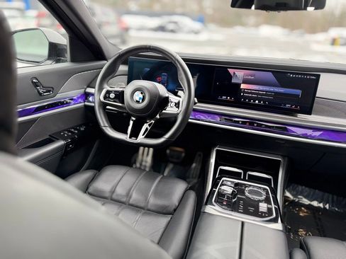 Certified 2023 BMW 760i xDrive w/ Executive Package image 12