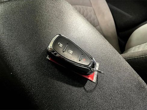 Used 2021 Chevrolet Equinox LS w/ LS Convenience Package image 10