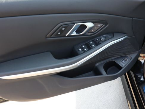 Used 2025 BMW 330i Sedan w/ M Sport Package image 13