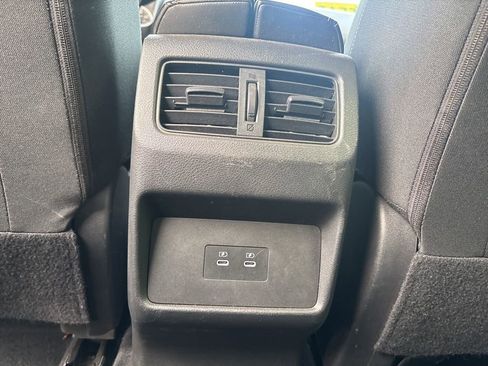 Used 2024 Nissan Rogue SV image 27