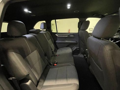 Used 2025 GMC Acadia Elevation image 26