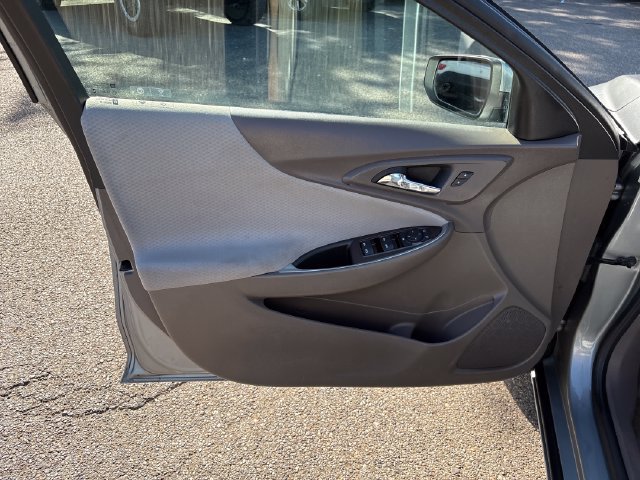 Used 2024 Chevrolet Malibu LT FWD image 7