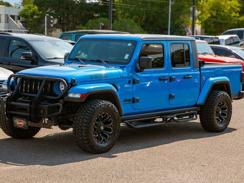 Used 2021 Jeep Gladiator Sport AWD/4WD image 9