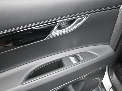 Used 2025 Genesis GV80 2.5T Standard AWD/4WD image 47