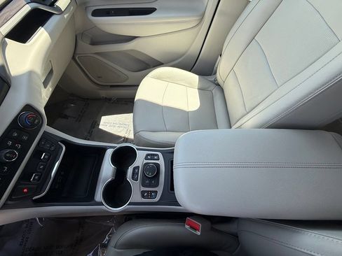 Used 2019 GMC Terrain Denali w/ Advanced Safety Package AWD/4WD image 13
