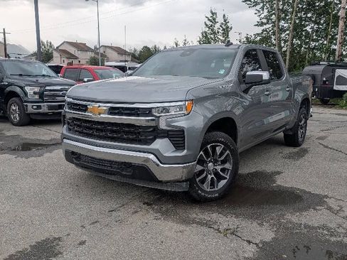 Used 2023 Chevrolet Silverado 1500 LT AWD/4WD image 3