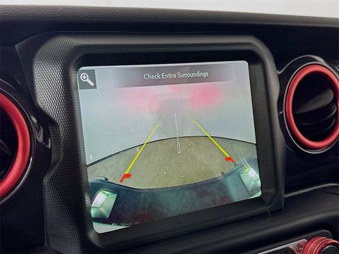 Used 2022 Jeep Gladiator Sport image 10