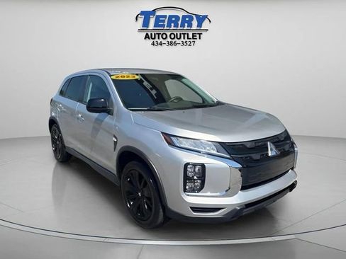 Used 2023 Mitsubishi Outlander Sport ES AWD/4WD image 1