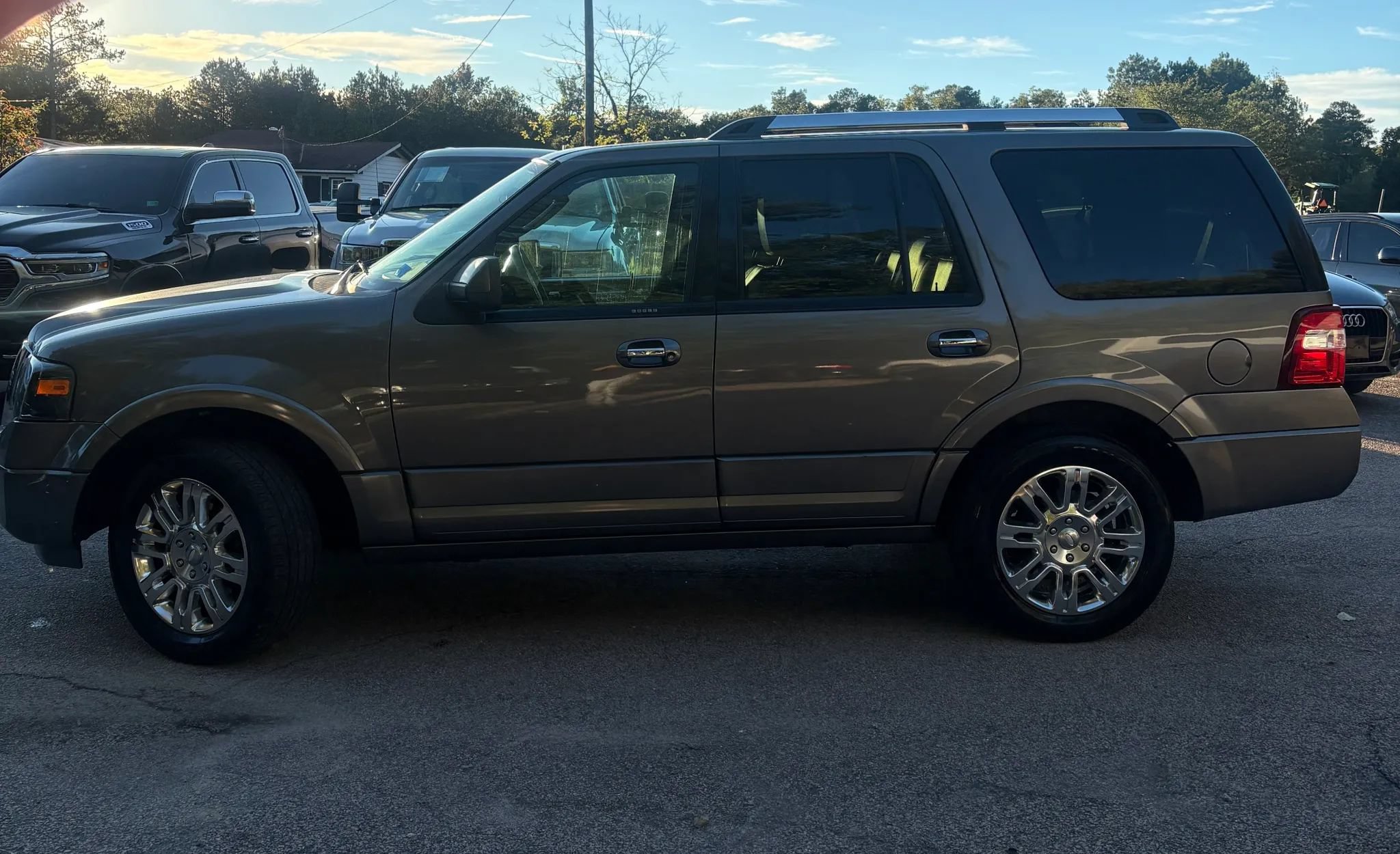 Used 2011 Ford Expedition Limited w/ 301A Rapid Spec Order Code AWD/4WD image 3