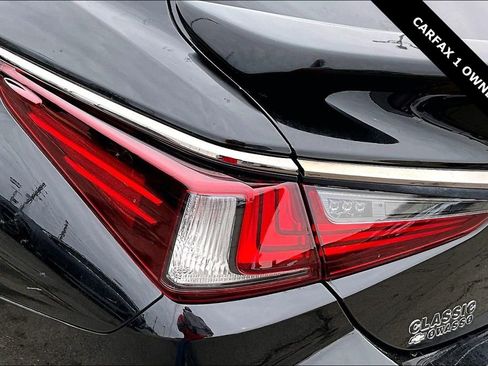 Used 2023 Lexus ES 350 F Sport w/ Accessory Package (Z2) image 22