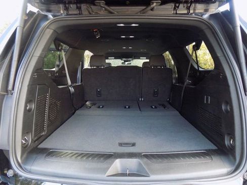 Used 2024 GMC Yukon XL SLT image 25