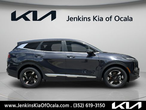 New 2026 Kia Sportage LX FWD image 3