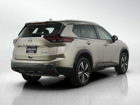 Used 2025 Nissan Rogue SL image 5
