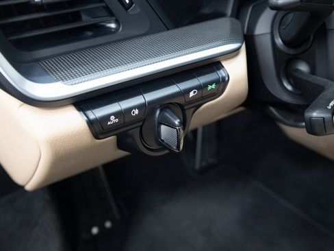 Certified 2022 Porsche 911 Carrera image 19