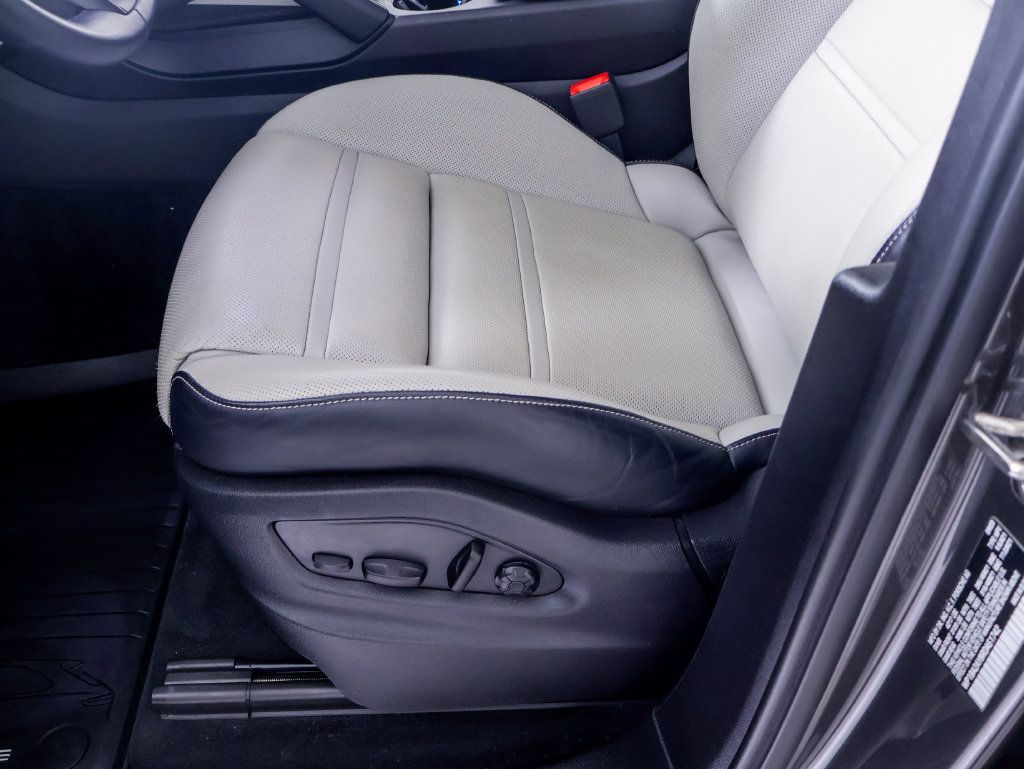 Certified 2024 Porsche Cayenne Coupe AWD/4WD image 13
