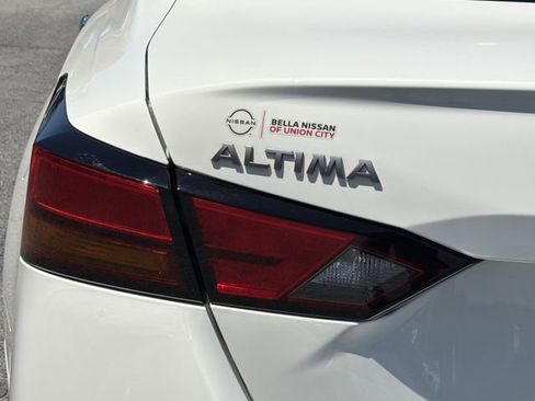 Certified 2025 Nissan Altima 2.5 S FWD image 5